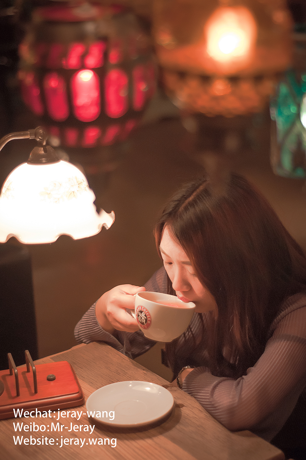 咖啡厅美女写真-苏州奈时儿童摄影-摄影师Jeray 咖啡厅美女写真-苏州奈时儿童摄影-摄影师Jeray